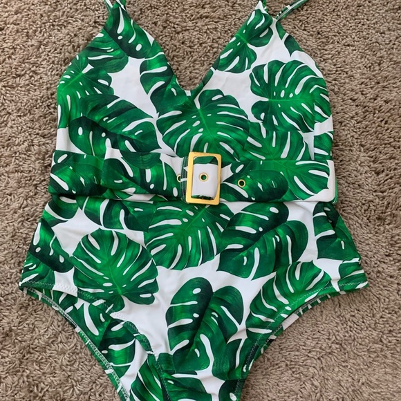 Show Me Your Mumu One Piece - Picture 1 of 6